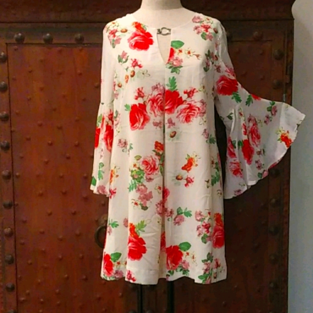 NWT BEAUTIFUL UMGEE FLORAL DRESS W/METAL KEYHOLE